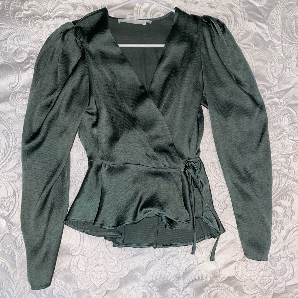 Astr the Label: Wrap Front Top